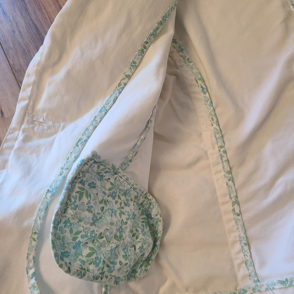 Blazer - Picture 6 of 6